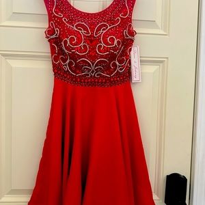 Beautiful short red prom dress